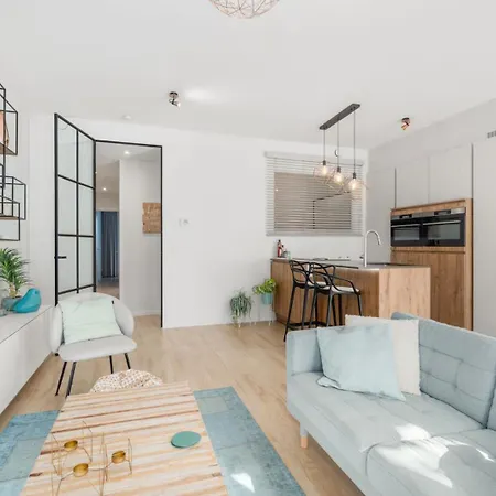 דירה Flat Starlight Centre לייז'